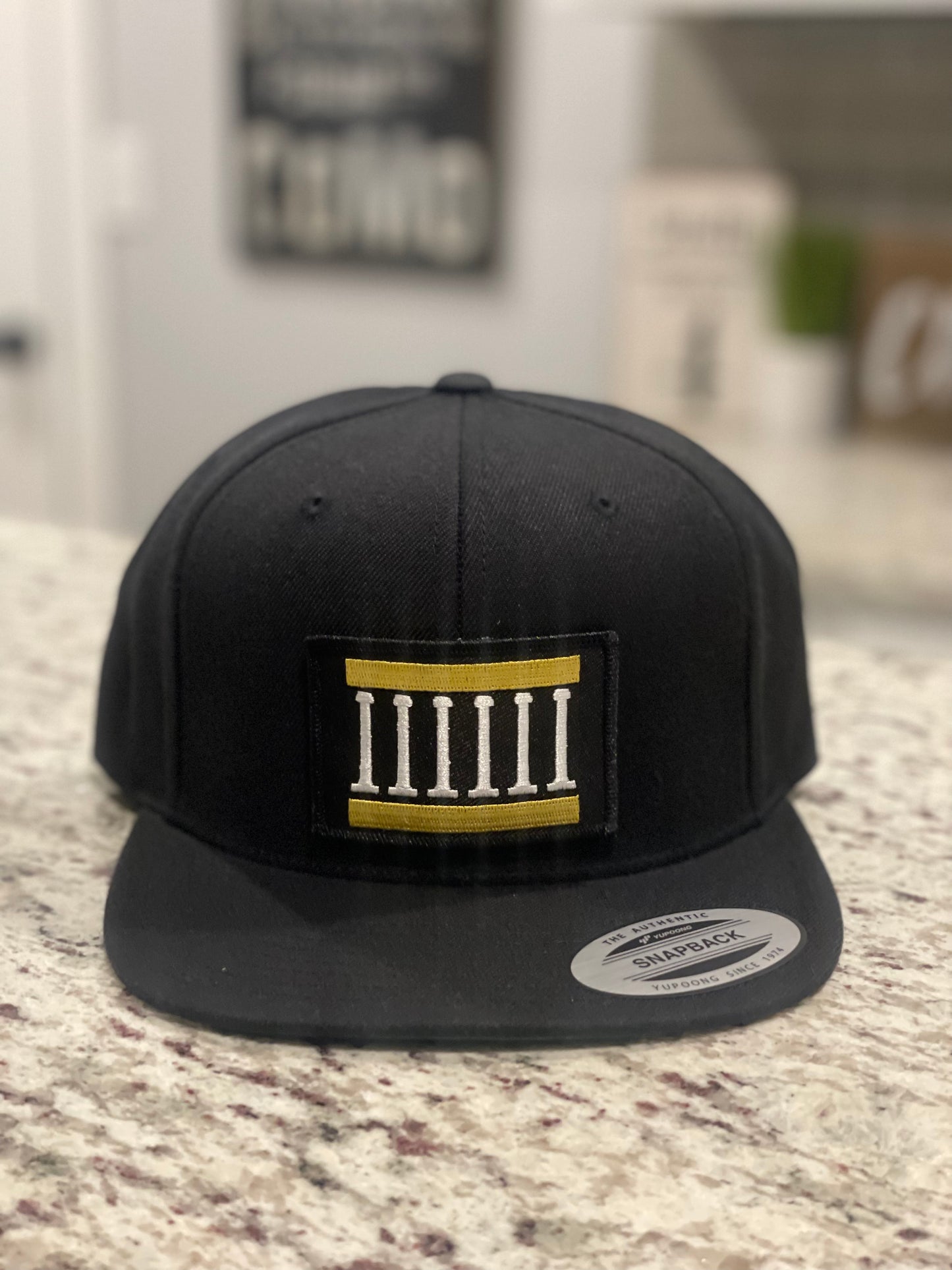 Column Lifestyle Snapback